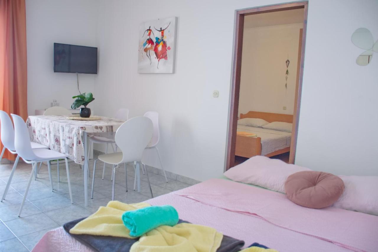 Apartments Summersong Novalja Exterior photo