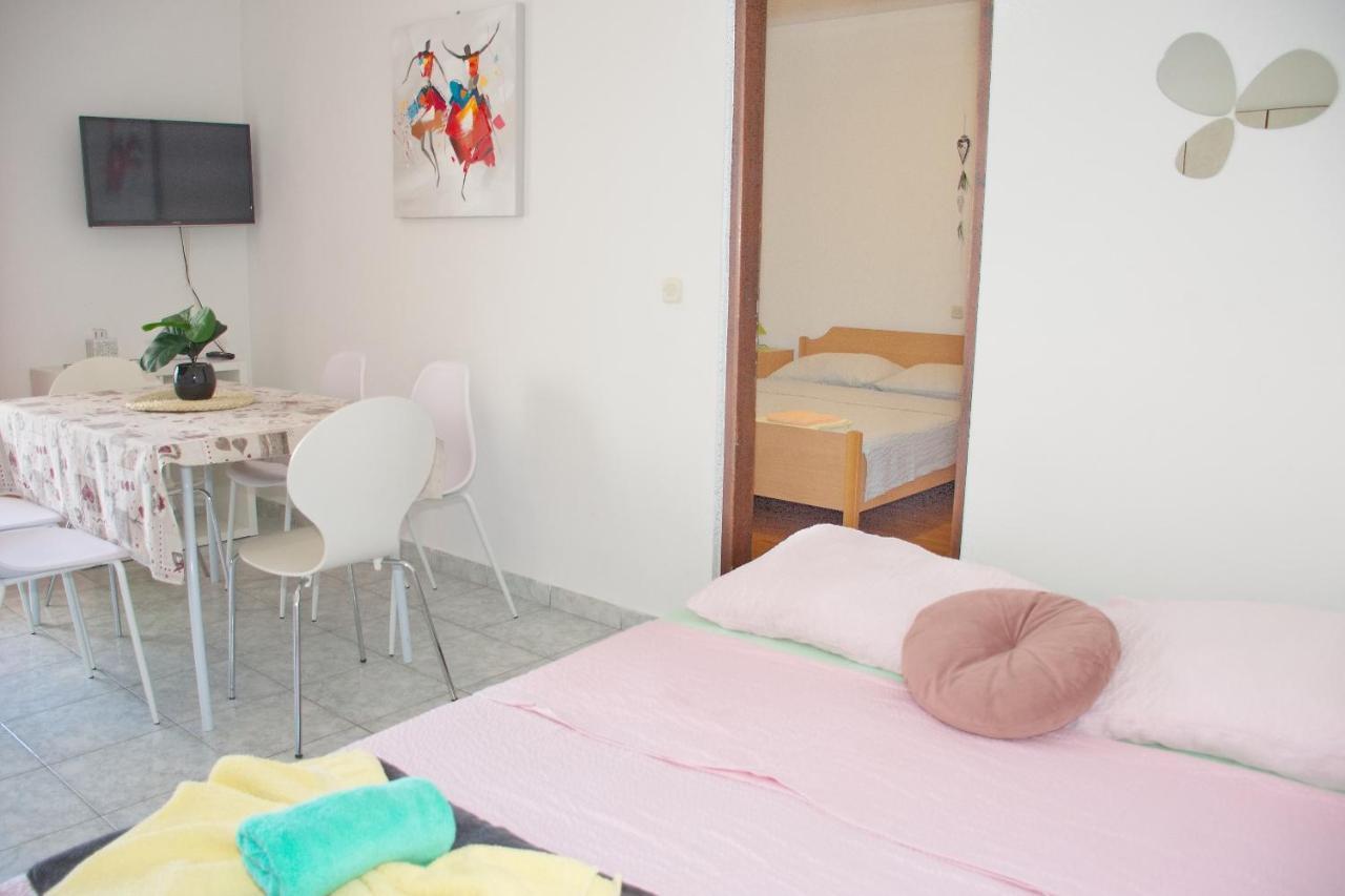 Apartments Summersong Novalja Exterior photo