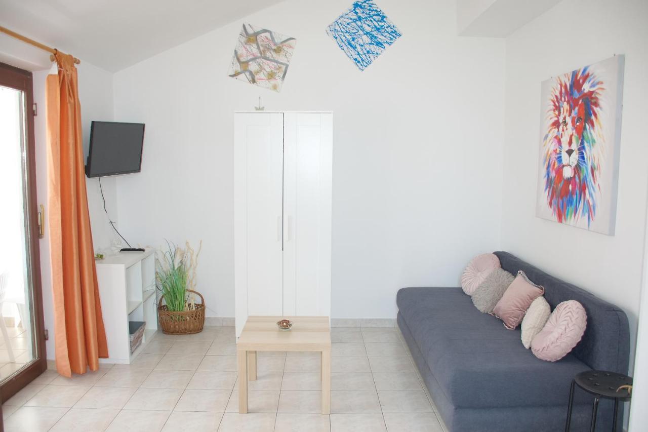 Apartments Summersong Novalja Exterior photo