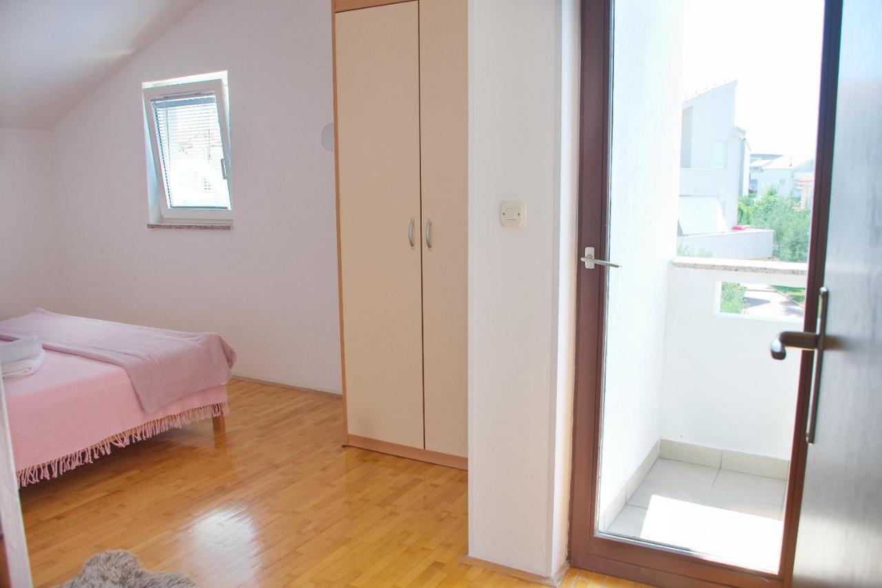 Apartments Summersong Novalja Exterior photo
