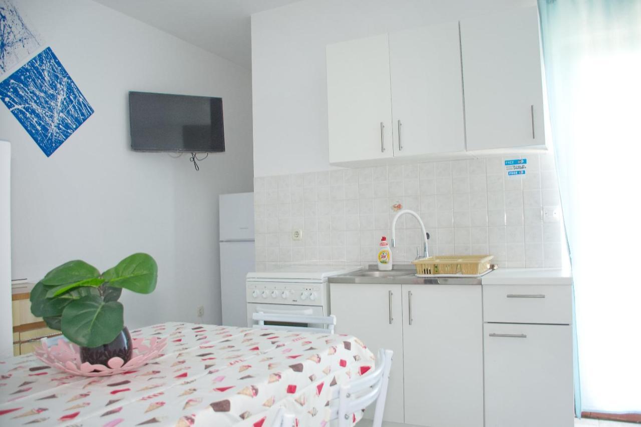 Apartments Summersong Novalja Exterior photo