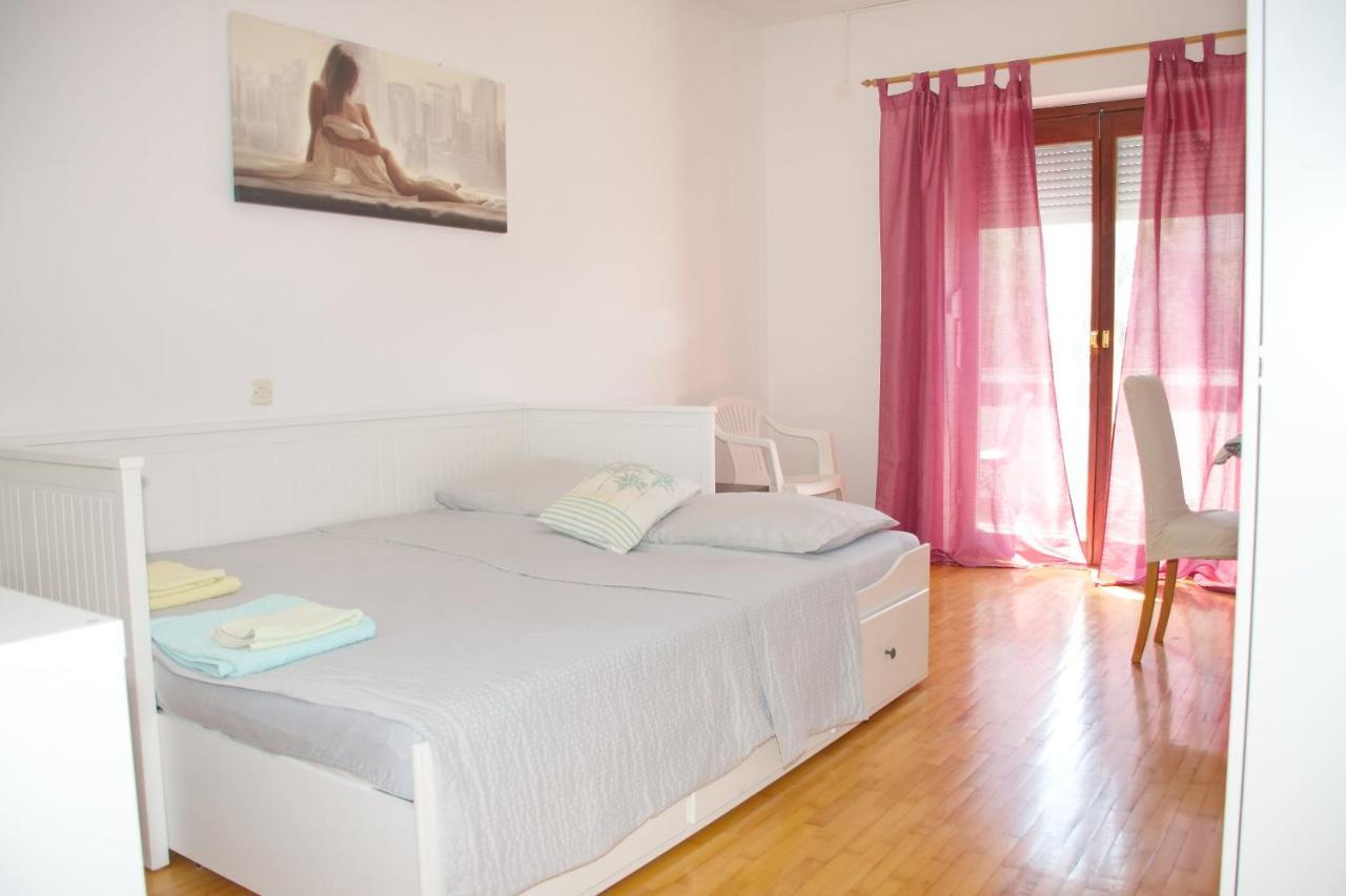 Apartments Summersong Novalja Exterior photo